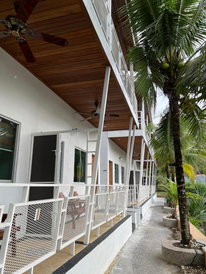 Airis Sanctuary Resort Pantai Cenang  Exterior photo